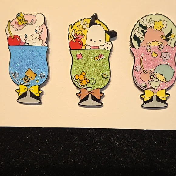 Cute Hello Kitty Enamel Pin Set - Picture 9 of 10